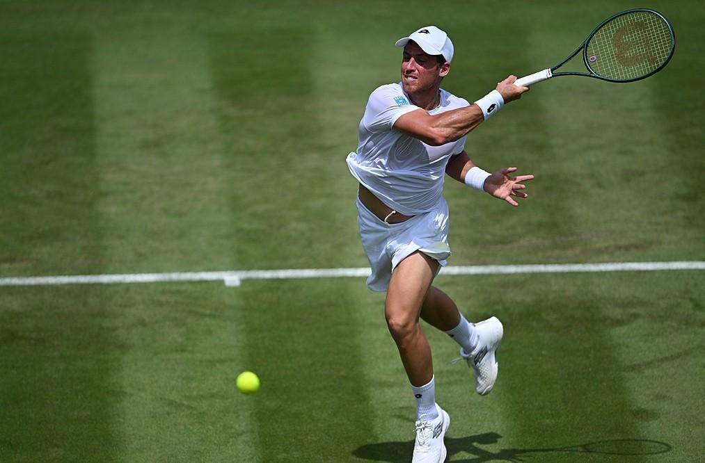 Kaiyun开云体育-德约科维奇在MAD比赛中爆冷，最后时刻胜出引发热议！引发球迷热议(德约科维奇为什么全球客场)