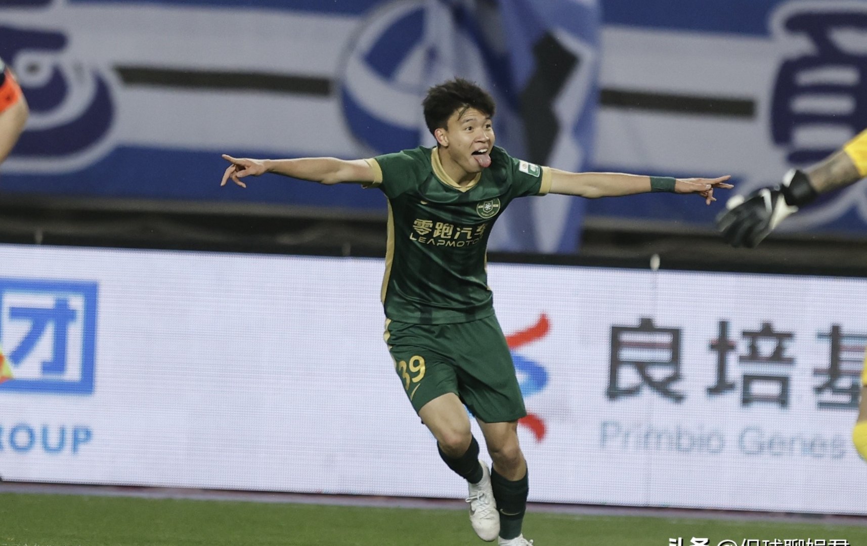 全站APP下载-MAD带队取胜！，JackeyLove重要时刻比赛规则变更引发球迷热议(jackeylove mvp)